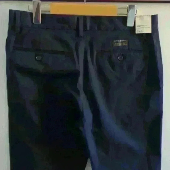 BANANA REPUBLIC | Men's Preppy Navy Tapered Rapid Movement Chino Pants - Picture 4 of 5